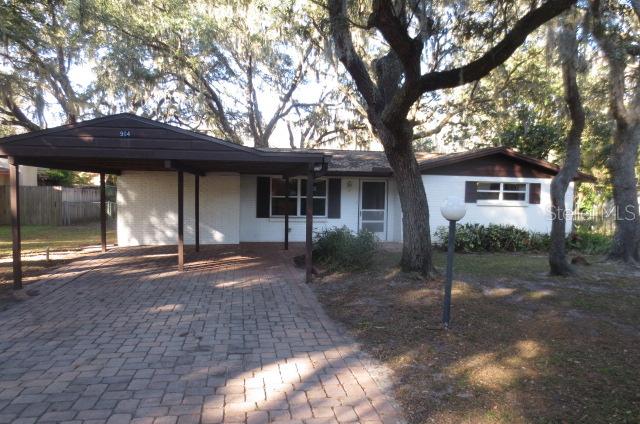 904 Hillside Dr., Lutz, FL 33549