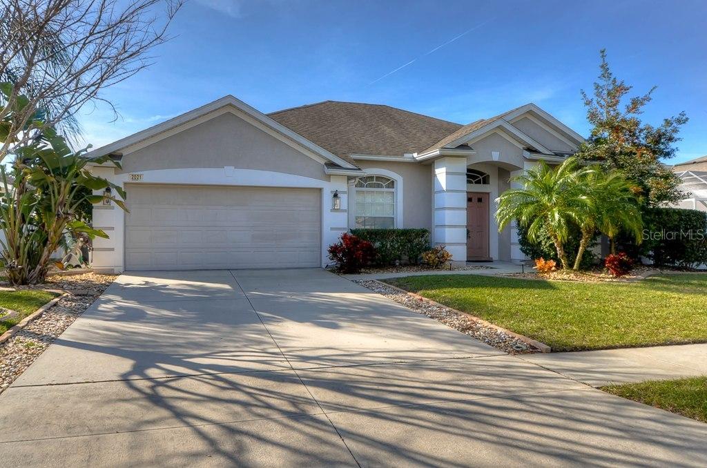 2021 Heartland Cir., Valrico, FL 33594