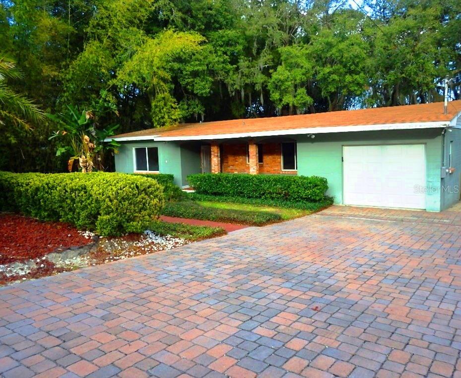 12411 Noreast Lake Dr., Tampa, FL 33612