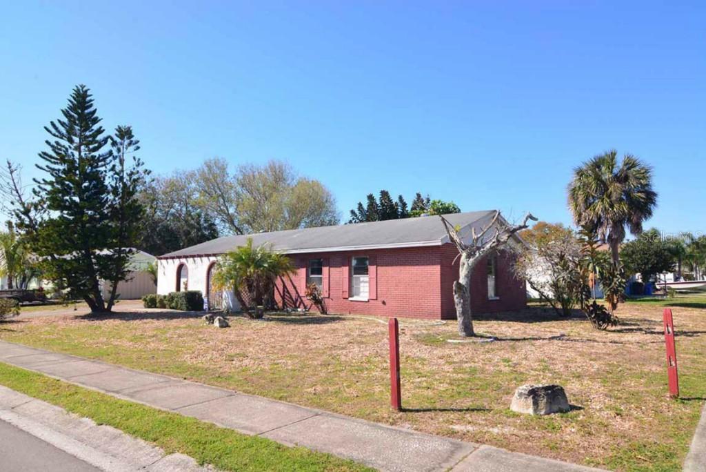 501 Red Mangrove Ln., Apollo Beach, FL 33572