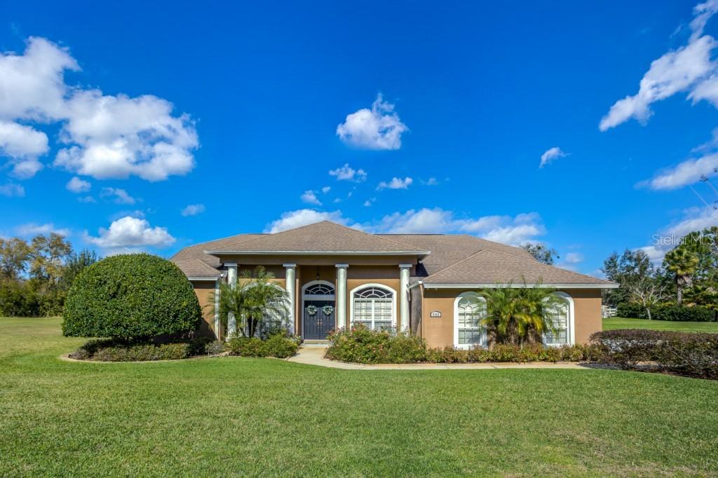 905 Lake Sapphire Ln., Lutz, FL 33548