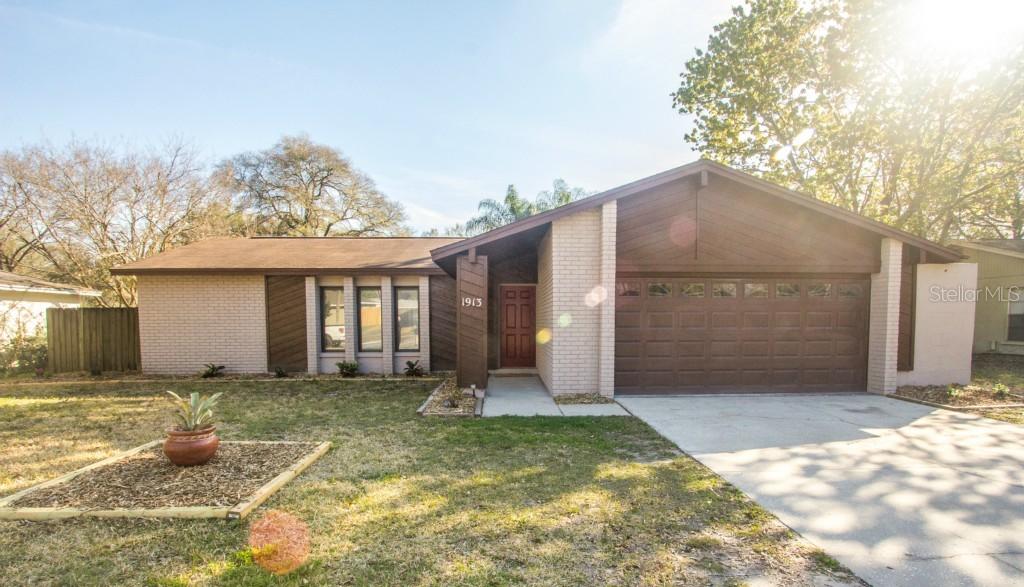 1913 Brill Dr., Lutz, FL 33549