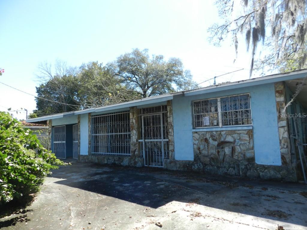 3905 E Osborne Ave., Tampa, FL 33610