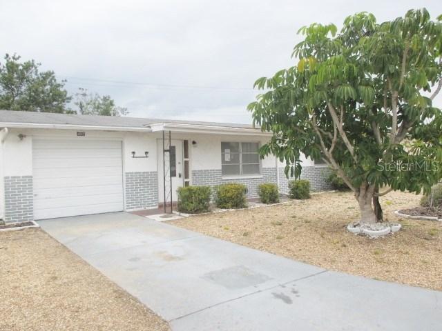 4917 Zodiac Ave., Holiday, FL 34690