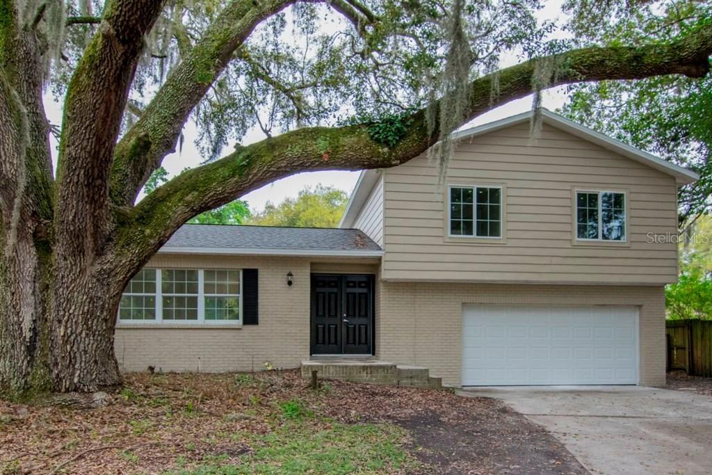 427 Forest Oak Dr., Seffner, FL 33584