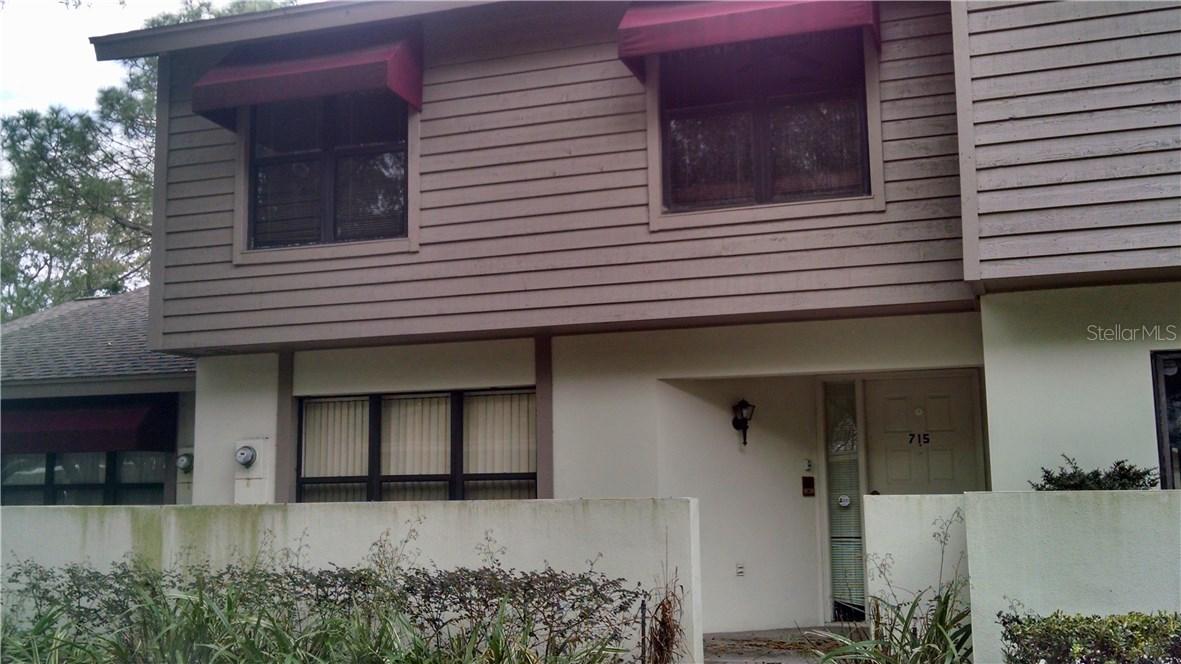 715 Oak Park Pl., Brandon, FL 33511