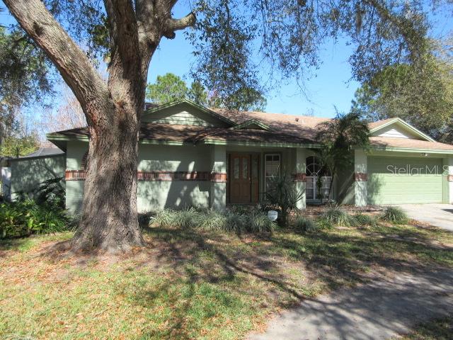 2259 Groveland Dr., Lutz, FL 33549