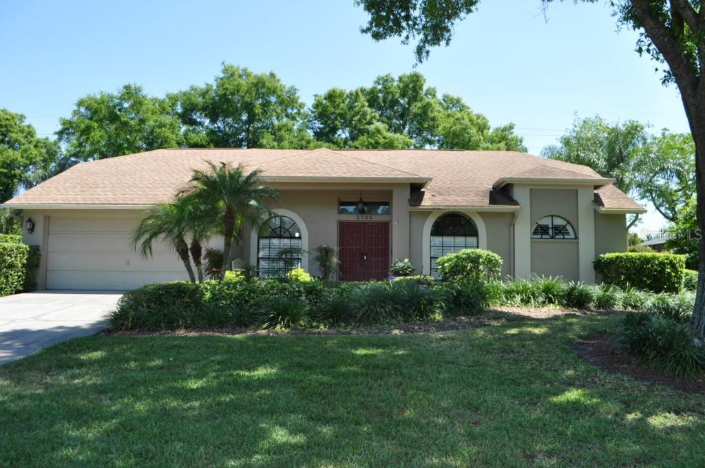 2706 Buckhorn Oaks Dr., Valrico, FL 33594
