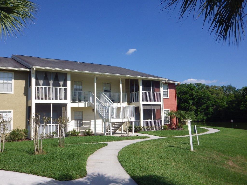 221 Lake Brook Cir. #107, Brandon, FL 33511