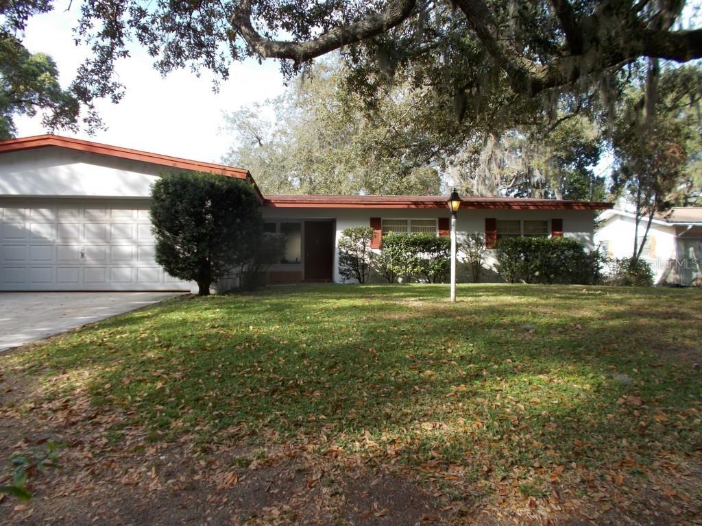 906 Woodland Ter., Brandon, FL 33511