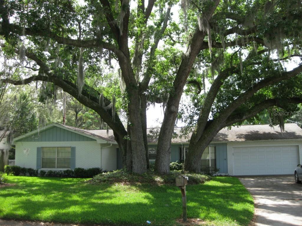 307 Greenview Dr., Brandon, FL 33510