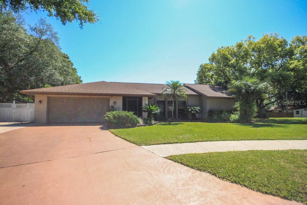 1113 Riflecrest Ave., Valrico, FL 33594