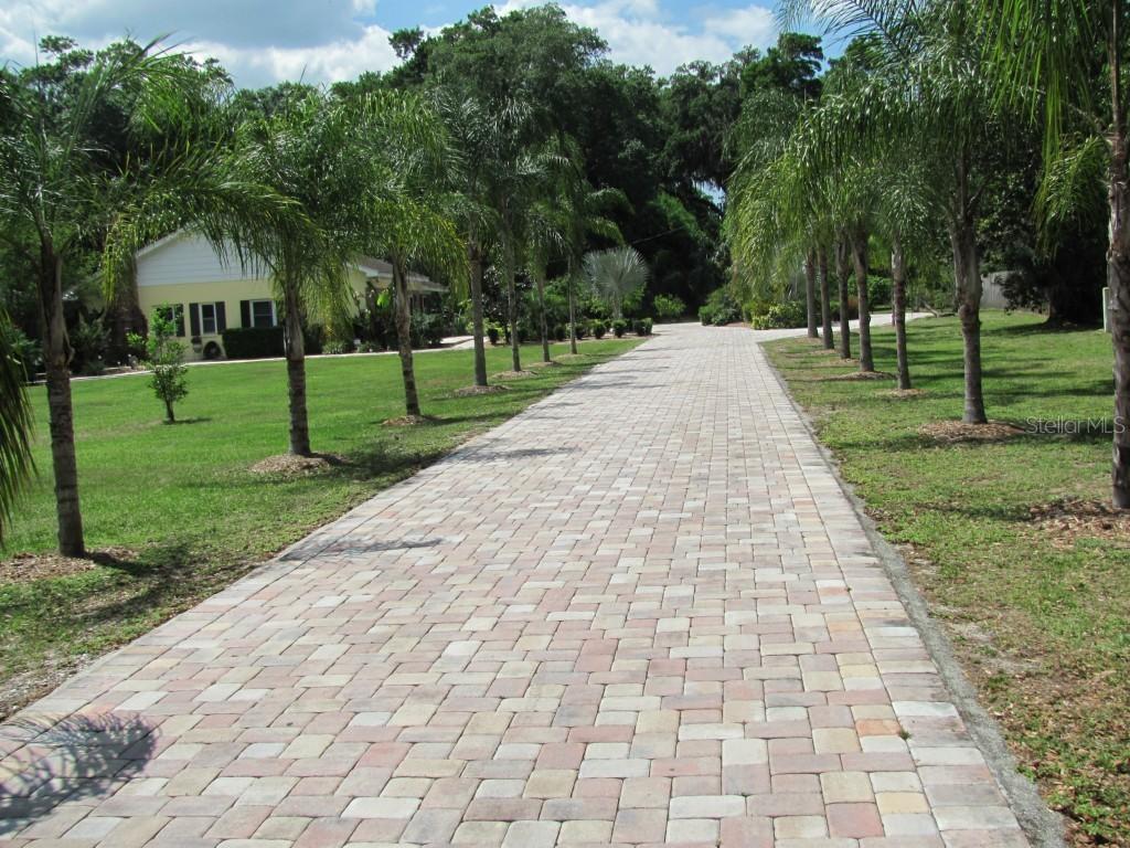 2715 Little Rd., Valrico, FL 33596