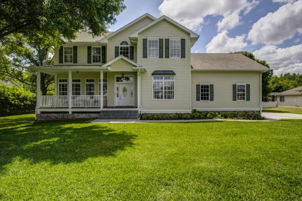 910 Lake Sapphire Ln., Lutz, FL 33548