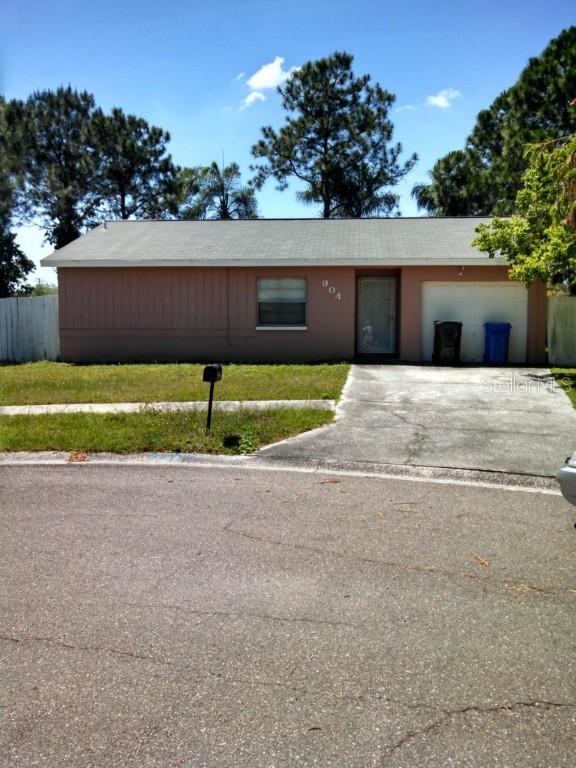 904 Old Field Dr., Brandon, FL 33511