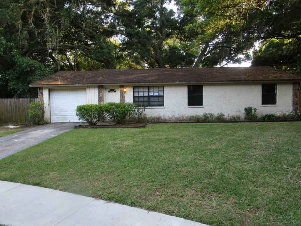 303 Hutch Ct., Brandon, FL 33510