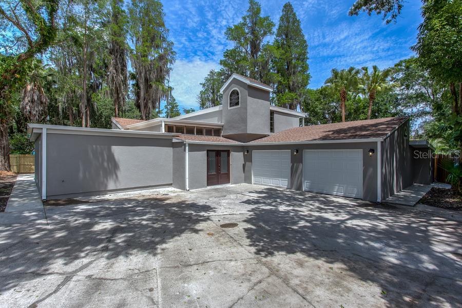17009 Paula Ln., Lutz, FL 33558