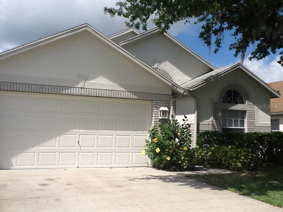 1215 Maximilian Dr., Wesley Chapel, FL 33543
