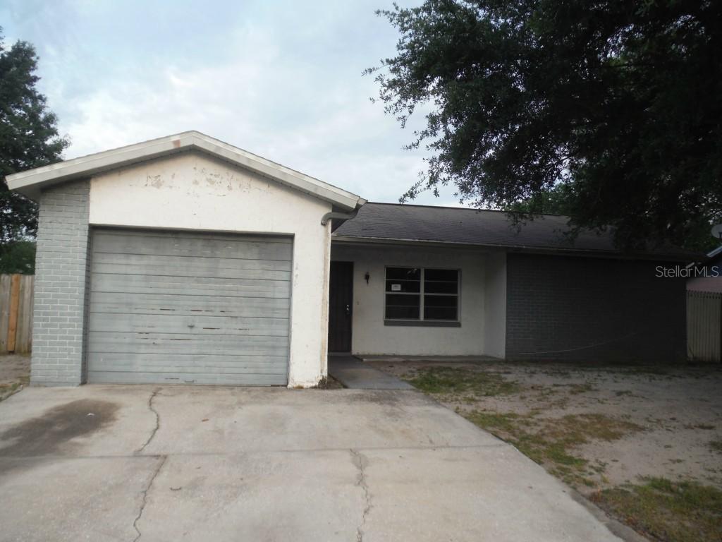 1012 Axlewood Cir., Brandon, FL 33511
