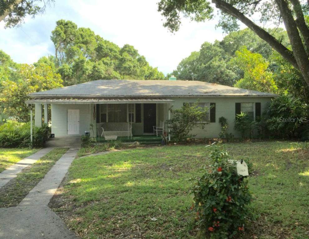 1702 W Johnston Ave., Tampa, FL 33603