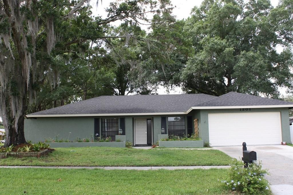 1201 Sandalwood Dr., Plant City, FL 33563