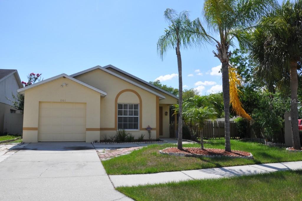 1301 Mohrlake Dr., Brandon, FL 33511