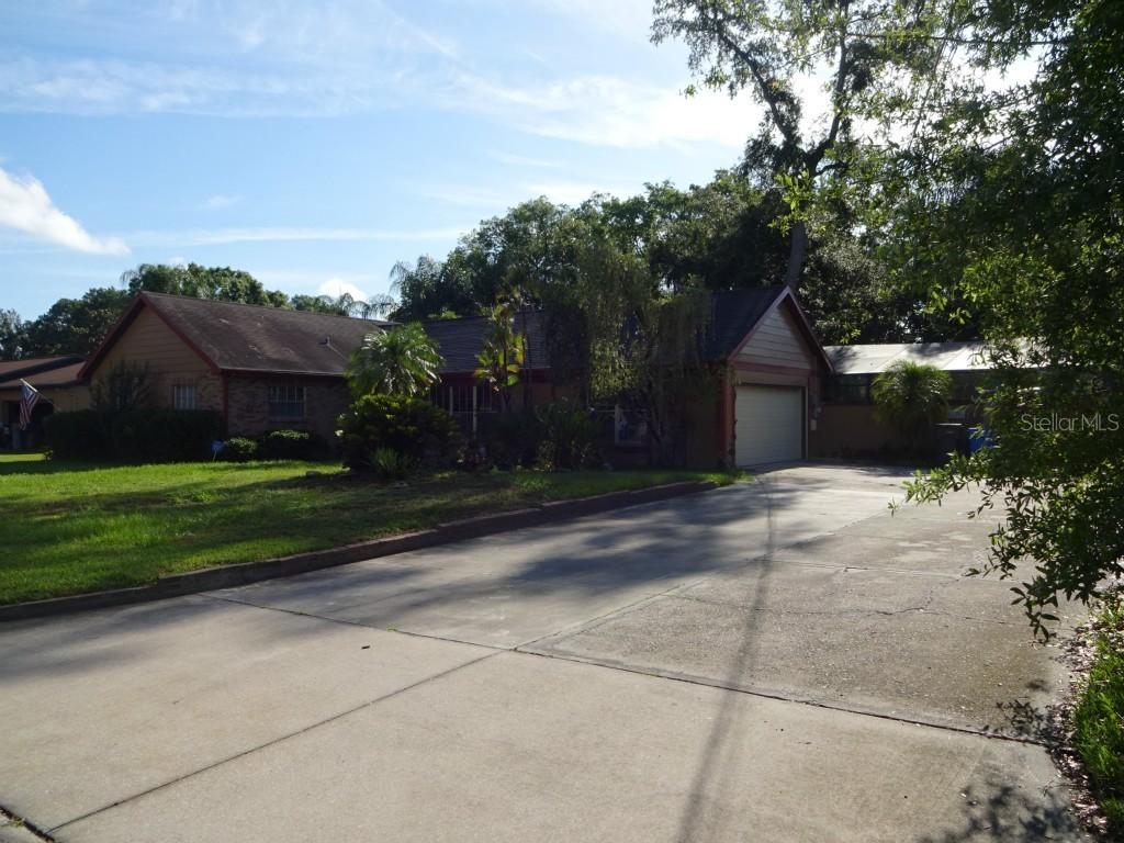 1703 Sunnyhills Dr., Brandon, FL 33510