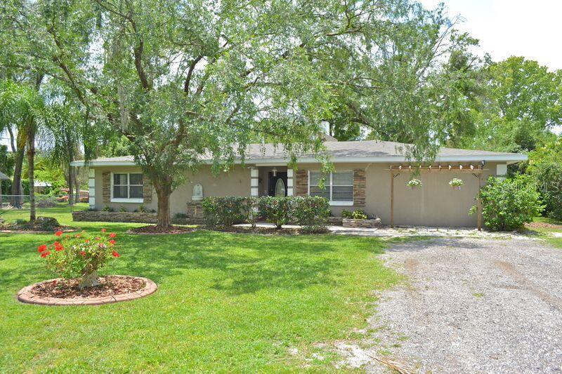 106 4th Ave., Lutz, FL 33548