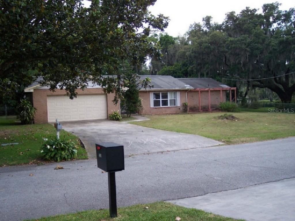 2111 Kennen Dr., Valrico, FL 33594