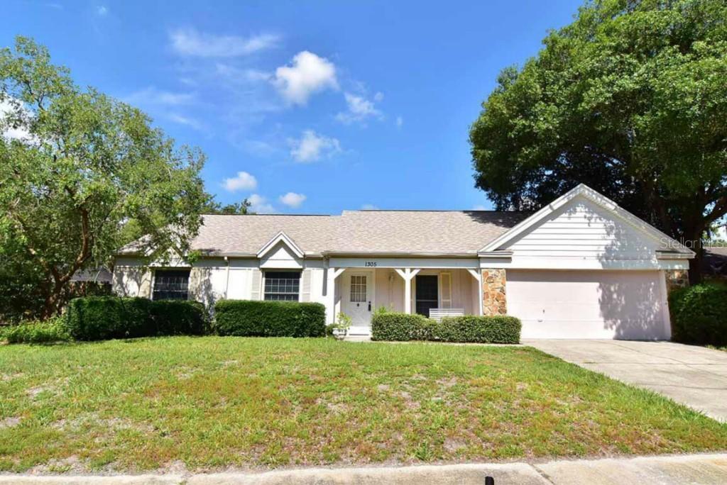1305 Peachfield Dr., Valrico, FL 33596