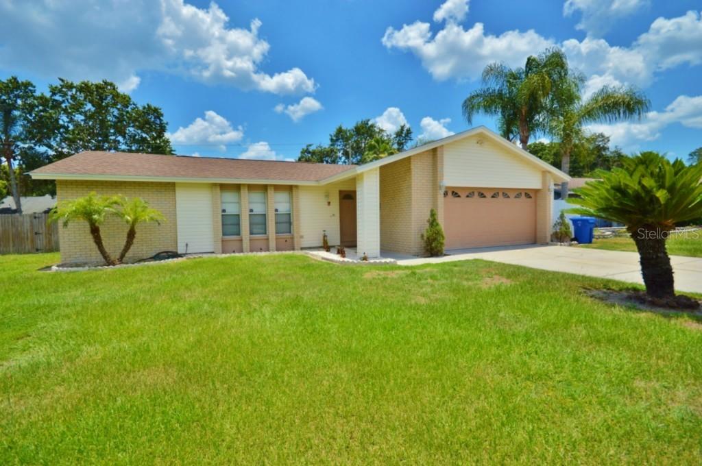 627 Pine Forest Dr., Brandon, FL 33511
