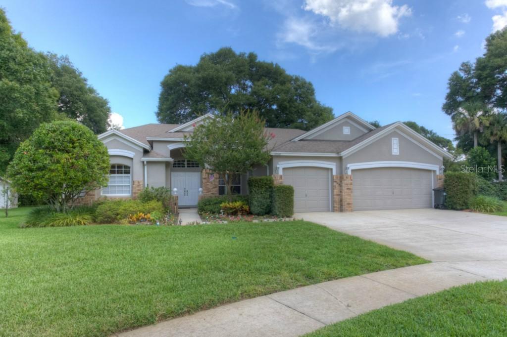 17606 Hackamore Pl., Lutz, FL 33549