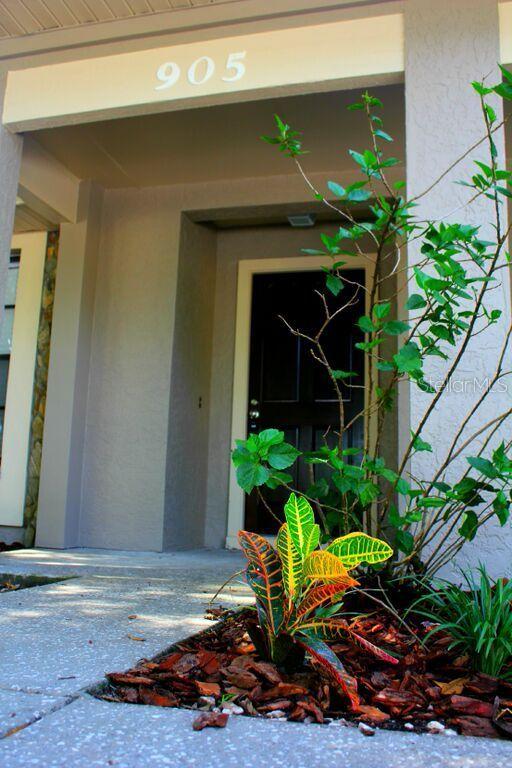 905 Sandywood Dr., Brandon, FL 33510