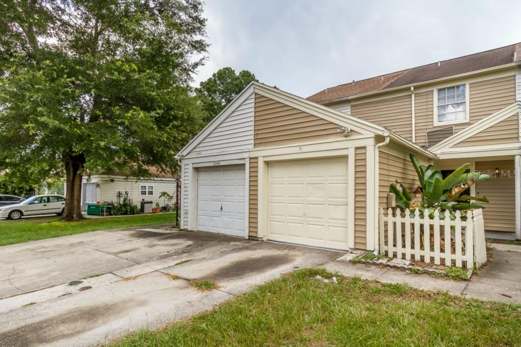 6242 Oak Cluster Cir., Tampa, FL 33634