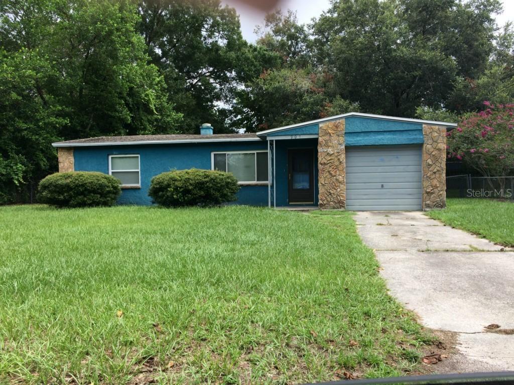 907 W Country Club Dr., Tampa, FL 33612