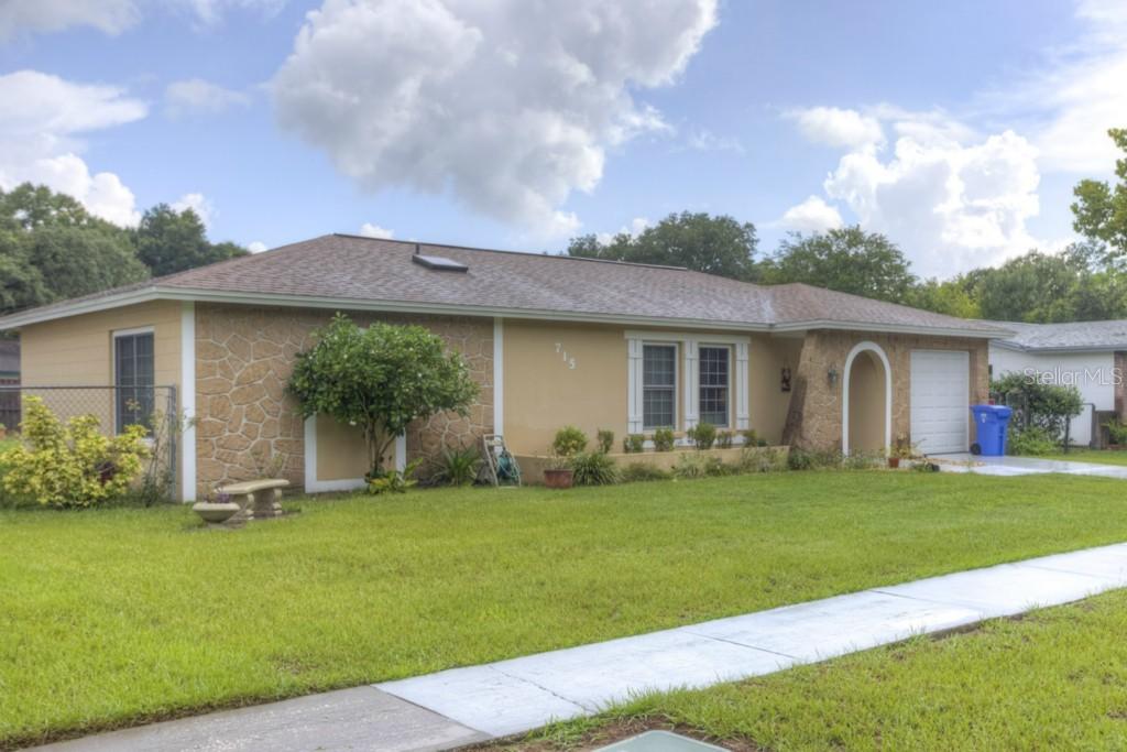715 Falkirk Ave., Valrico, FL 33594