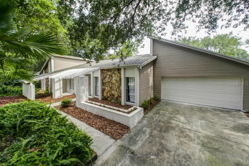 4237 Water Oaks Ln., Tampa, FL 33618