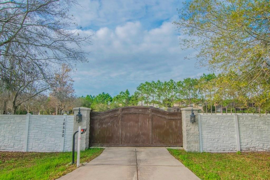 18520 Ramblewood Rd., Lutz, FL 33558