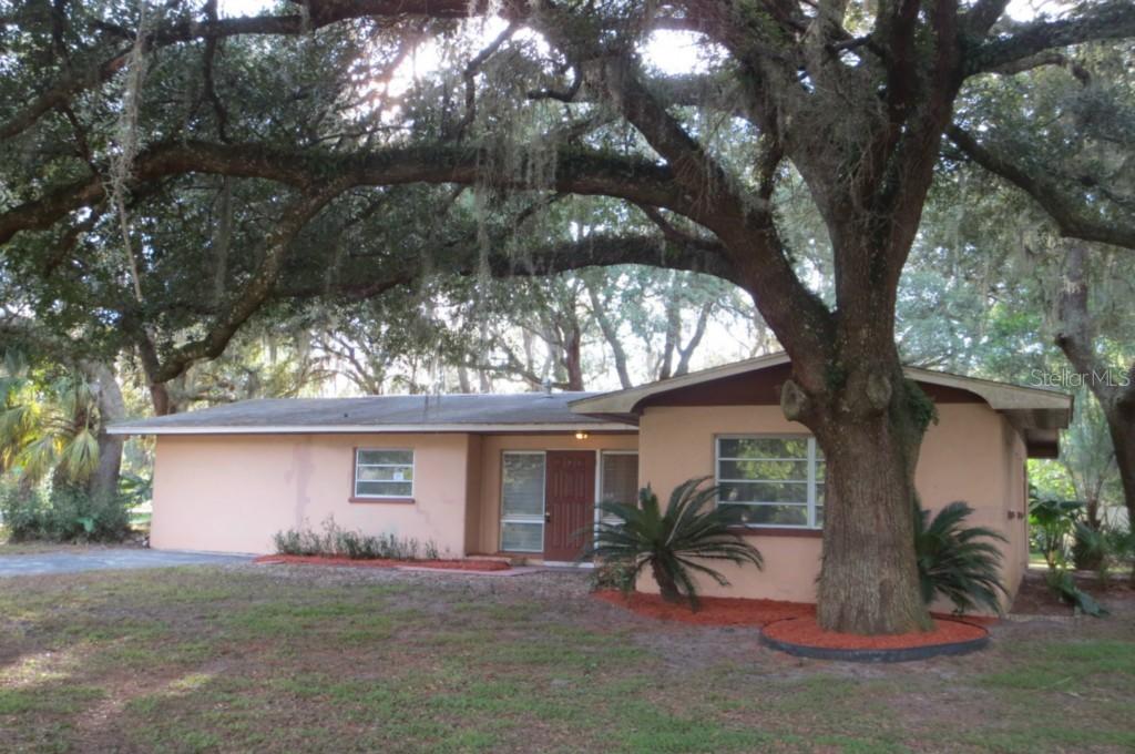 4989 Bobwhite Ct., Dade City, FL 33523