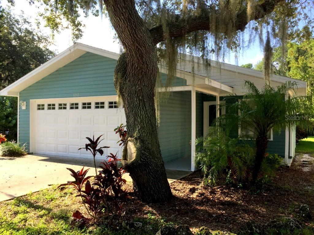 1212 E Oakwood St., Tarpon Springs, FL 34689