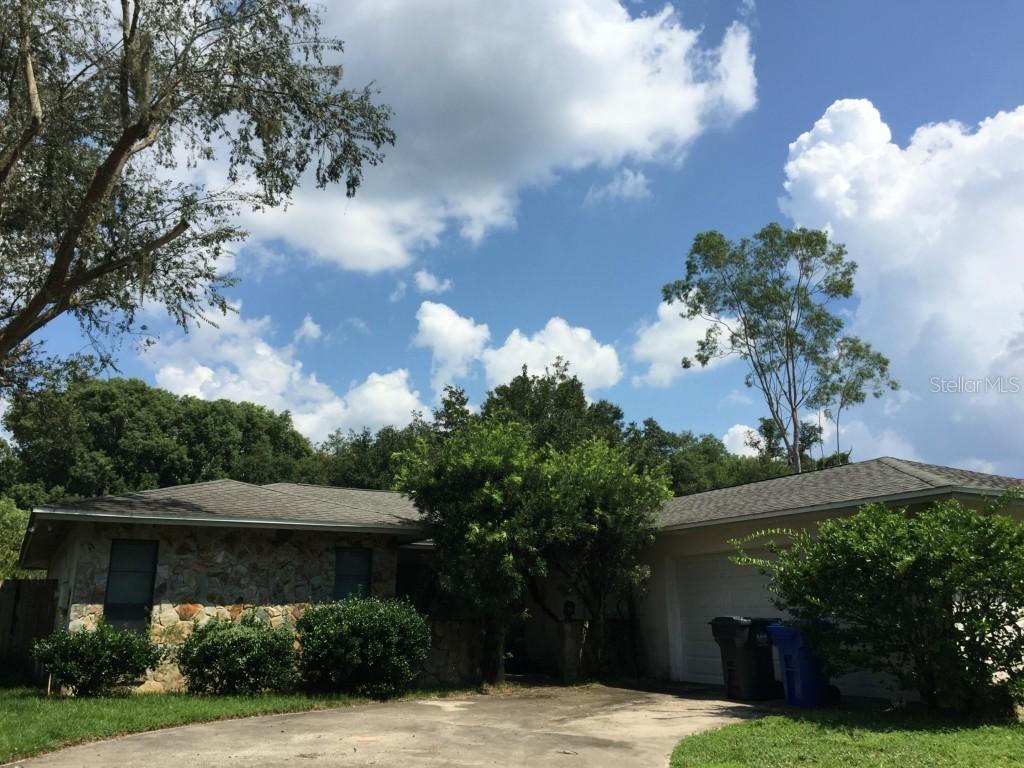 18407 Swan Lake Dr., Lutz, FL 33549