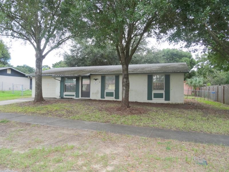907 Briarcliff Dr., Valrico, FL 33594