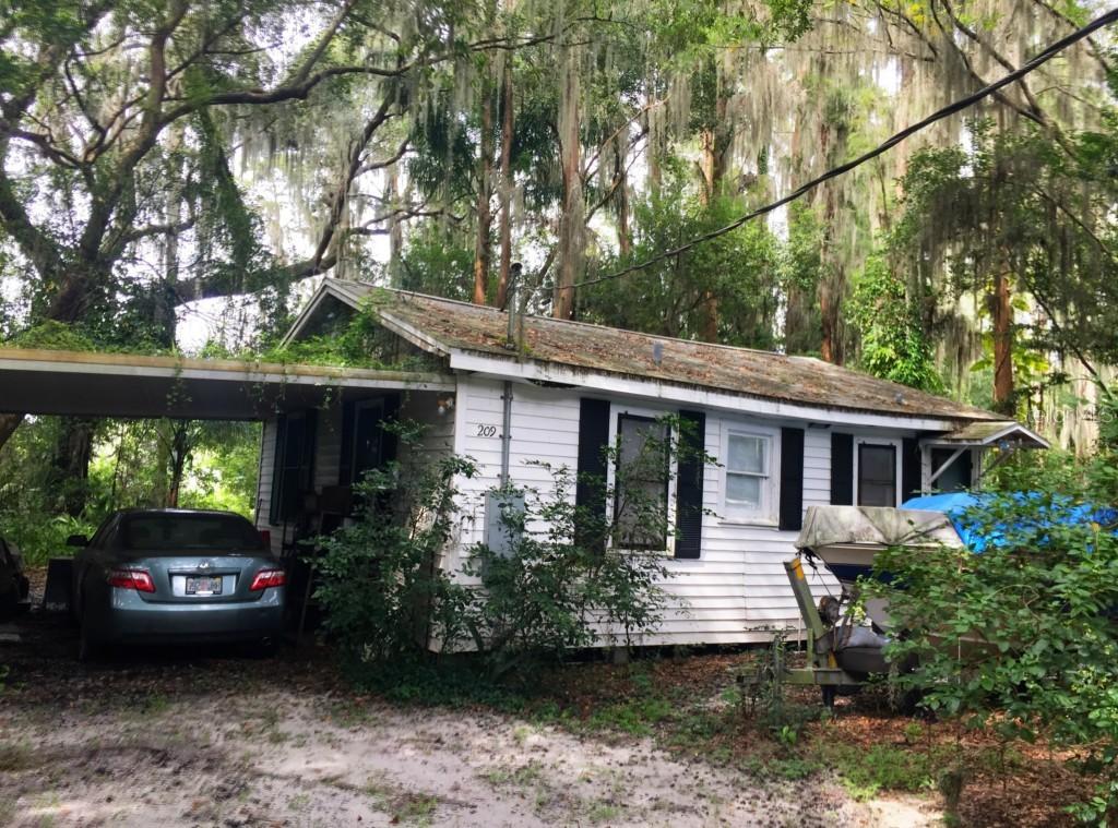 209 Griffin Rd., Lutz, FL 33548