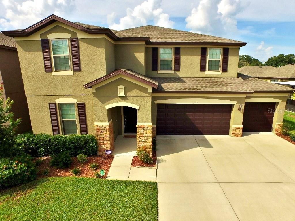 2221 Landside Dr., Valrico, FL 33594