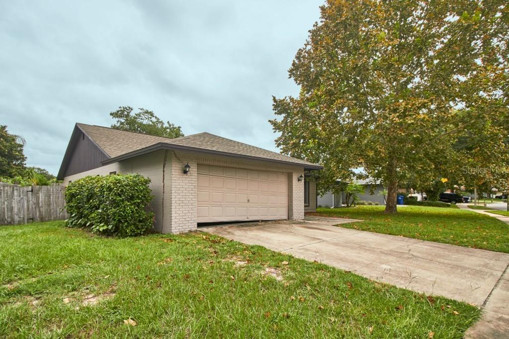 1614 Gunsmith Dr., Lutz, FL 33559