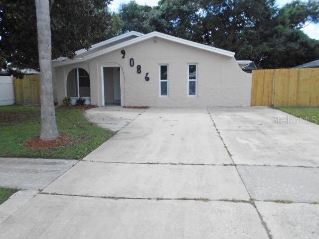 9086 Walsingham Rd., Largo, FL 33773