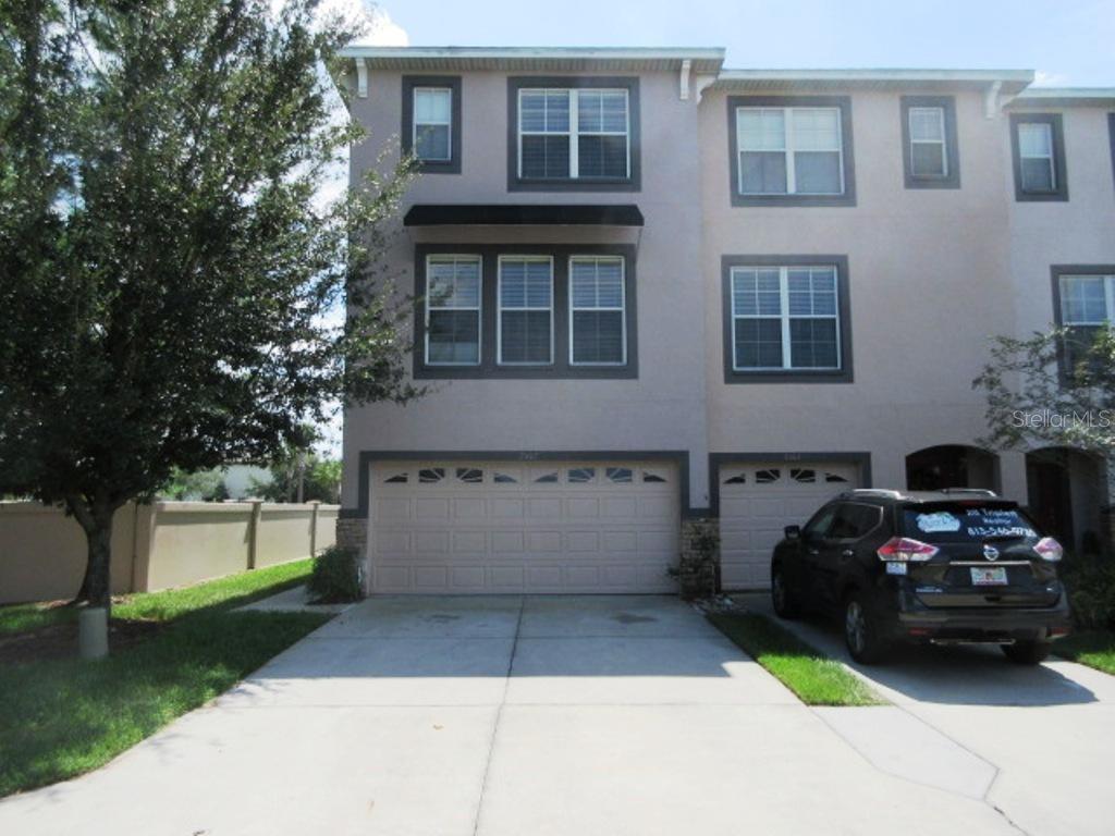 2402 Middleton Grove Dr., Brandon, FL 33511