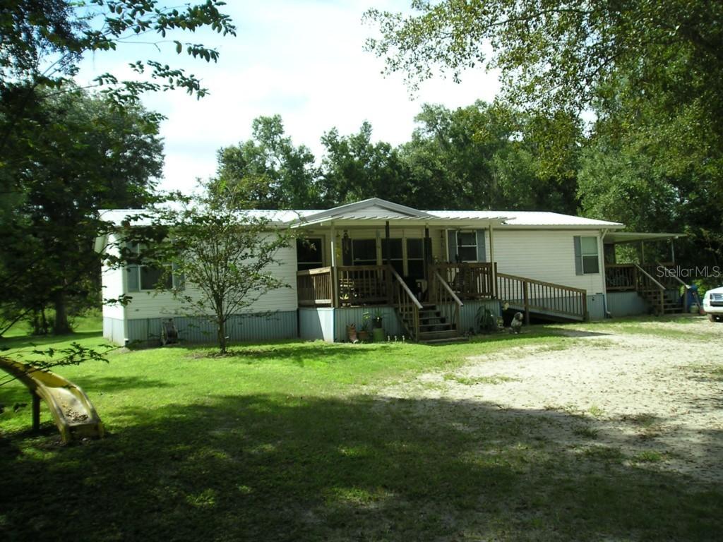 2027 Deer Ln., Zephyrhills, FL 33540