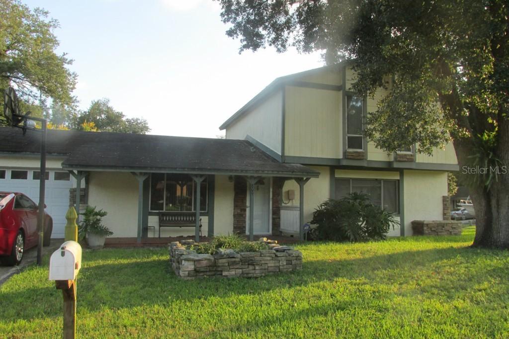 809 Regent Cir., Brandon, FL 33511