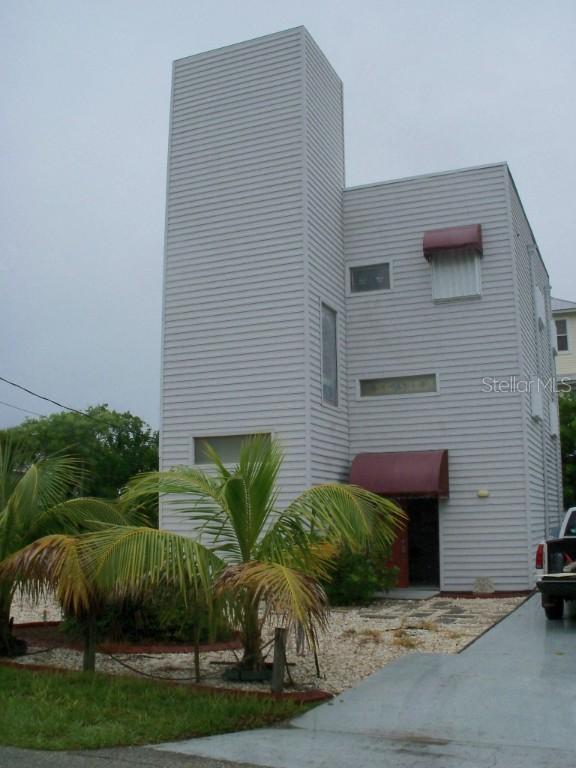 70 Friendship Ln., Englewood, FL 34223